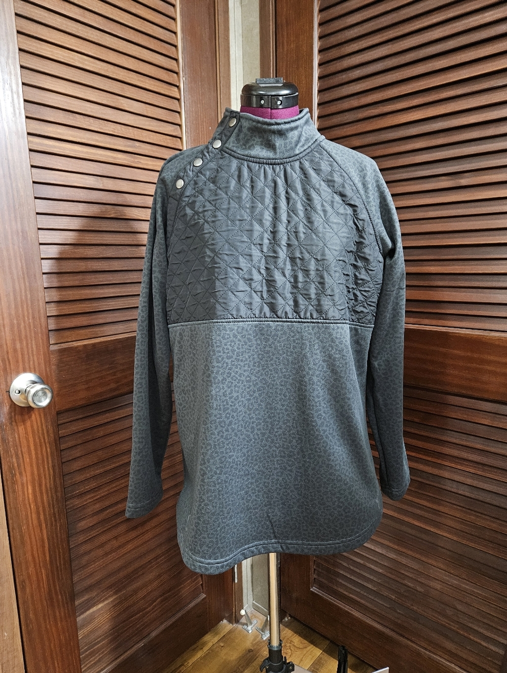 Charles River Apparel Women's Newbury Asymmetrical Snap Sweatshirt